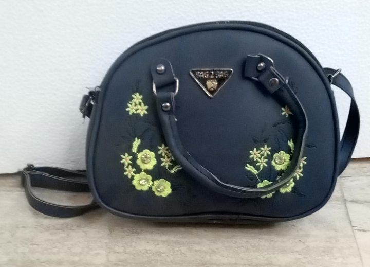 HAND BAG product image (1)