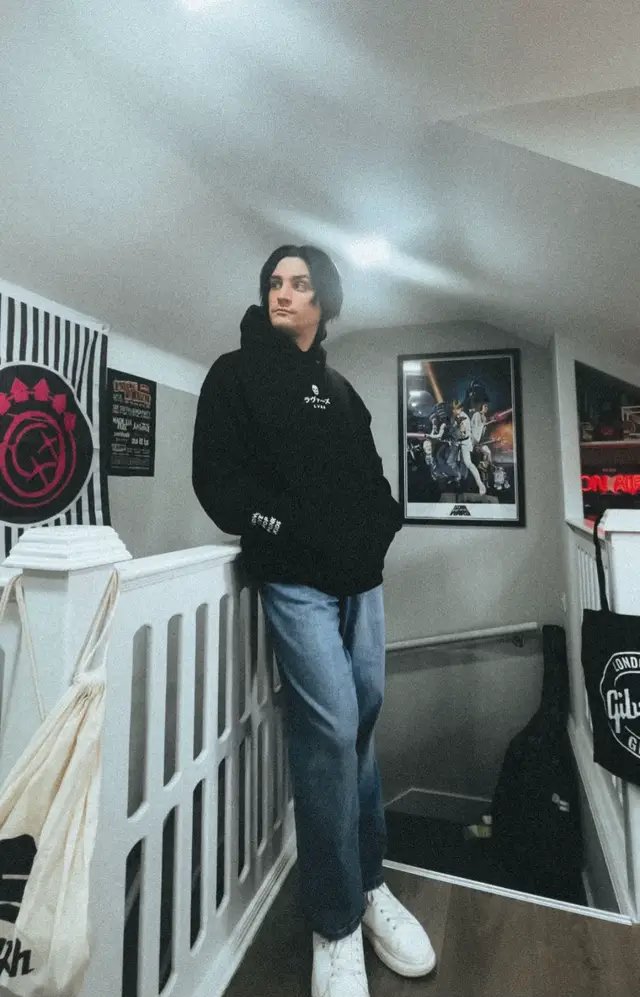 @Agus Mammoliti  demolitionlovers.shop #poppunkmusic #PopPunk #emo #fyp #streetwear #glamourkills #clothingbrand #EmoRevival #ViralFashion #OutfitCheck 