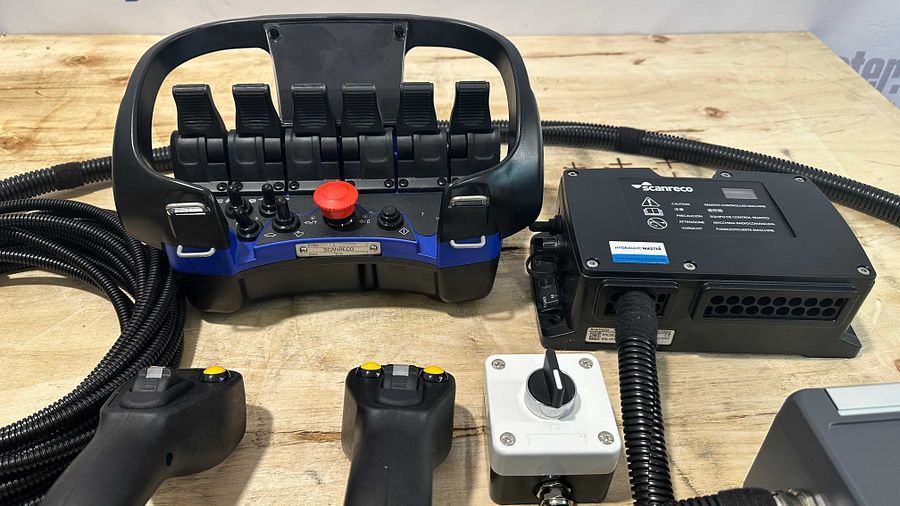 Radio Remote Scanreco RC400 6 functions + 2 JS Joysticks 6 functions PVG32 Danfoss DIN or AMP connectors Palfinger Hiab Fassi product image (1)