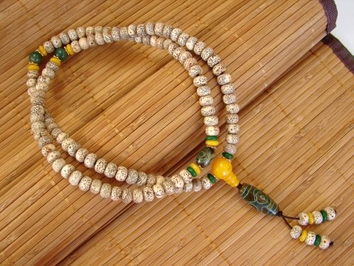 108 Bead Mala Natural Bodhi Seeds Necklace with 3-Eye Dzi Bead product image (2)
