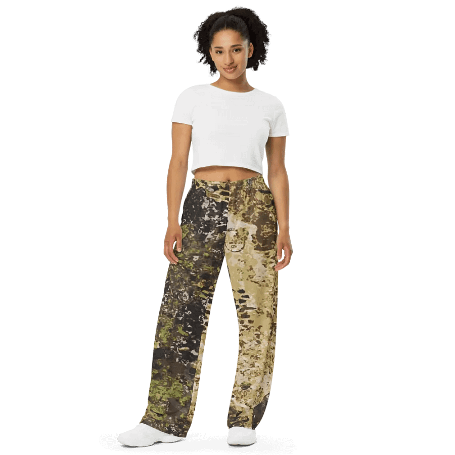 Trendy Camo Fusion Wide-Leg Pants product image (9)
