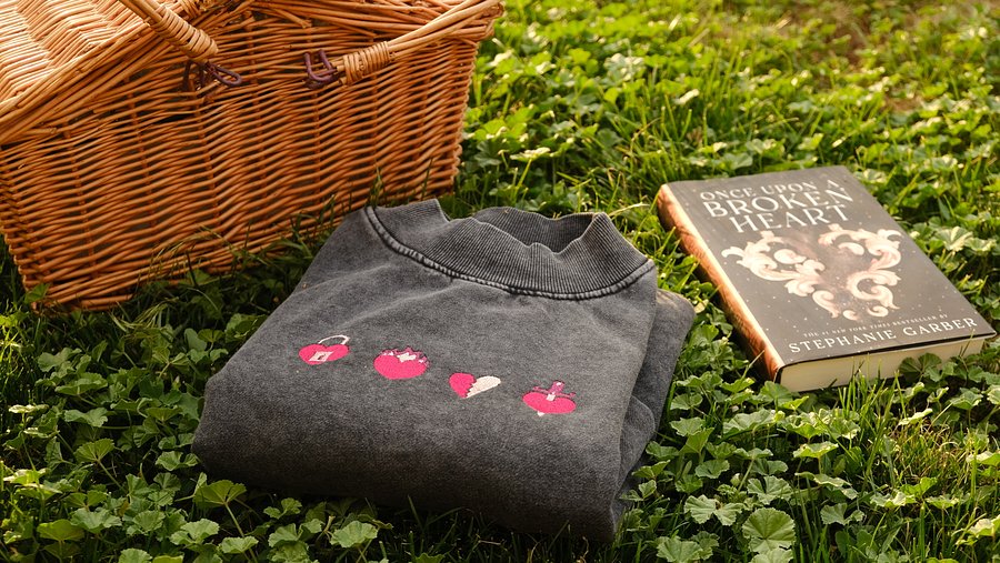 Trope Hearts Sweatshirt product image (9)