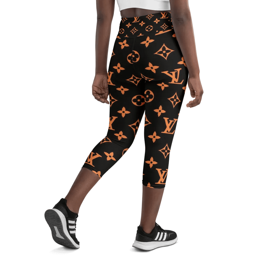 Interlinked Iconic Symbols Yoga Capri Leggings product image (8)