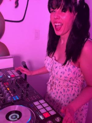 Getting ready for an @F1 Las Vegas party me and my friends will be DJing #djkittymittens 