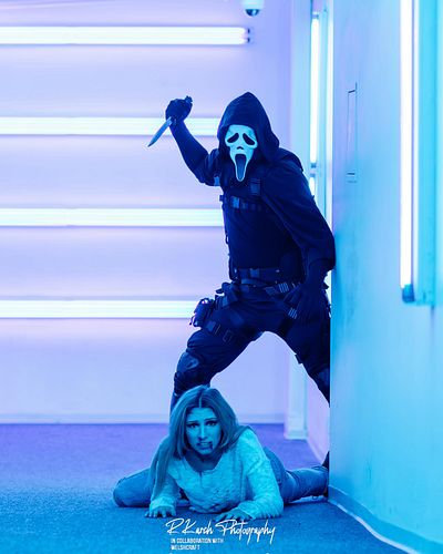 Do you think I’m going to make it to the sequel?
. . .
Ghost face @dangercade 
📸 @rkarchphotography 
. . .
#ghostface #ghostf...