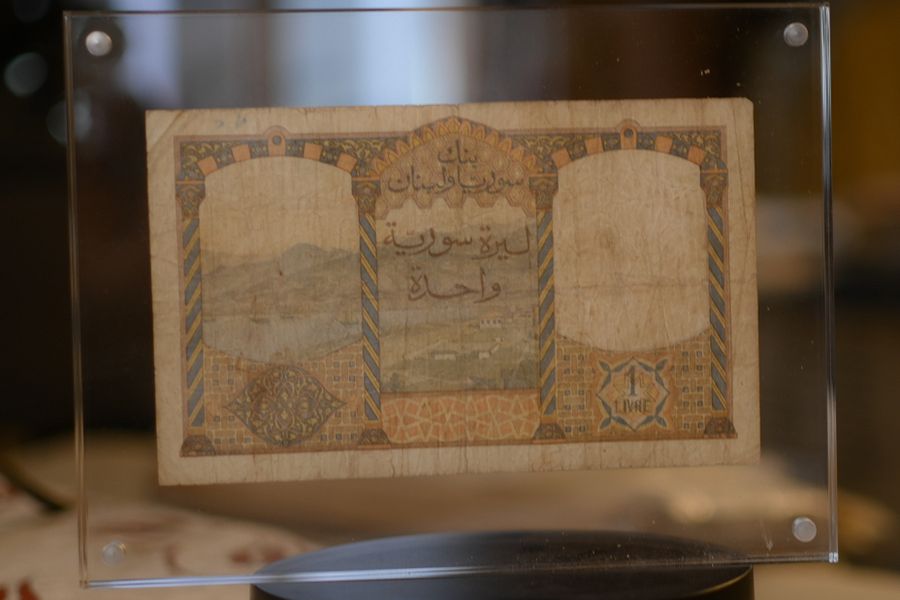 ليرة سورية ورقية نادرة جدا 1949 product image (4)