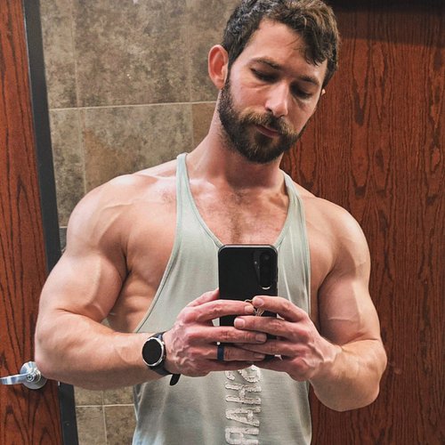 UPPER BODY DAY 🍝
_
Not pictured: 2x10 Incline DB Press, 4x15 Behind the Back Lateral Raise
_
Programming by @sweet_lew2 
_
#l...