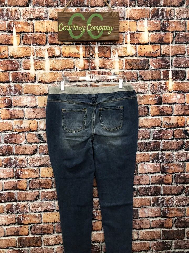 Cat and Jack Girl’s 18 Plus Jeans product image (2)