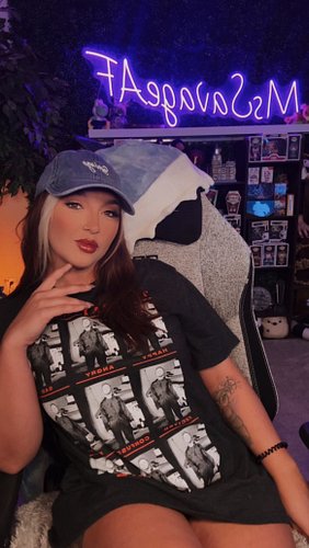 Life lately 🥰 

#contentcreator #twitchstreamer #gamergirls #funny #gamerlife #relatable #kickstreaming #selflove #life