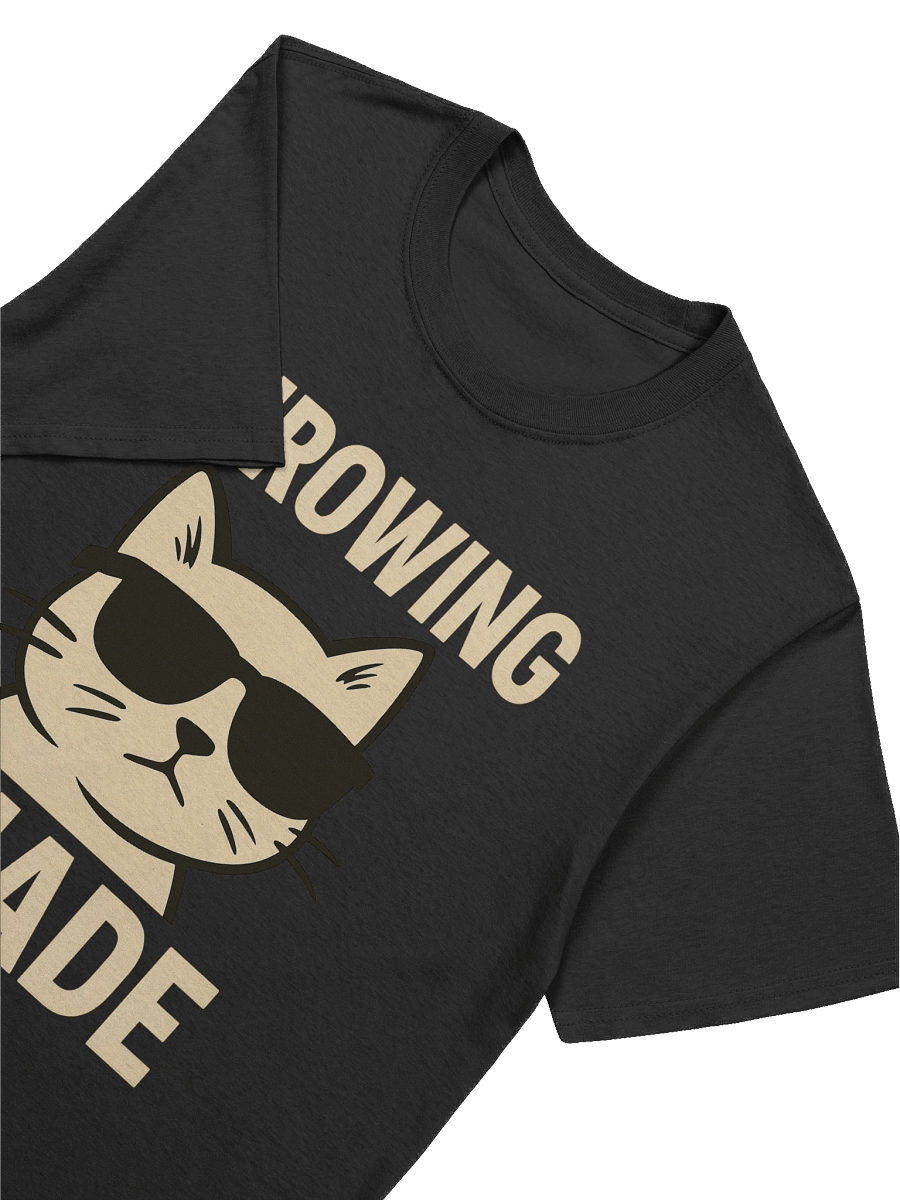 Throwing Shade Cat Meme T-Shirt – Funny Sunglasses Graphic Tee product image (74)