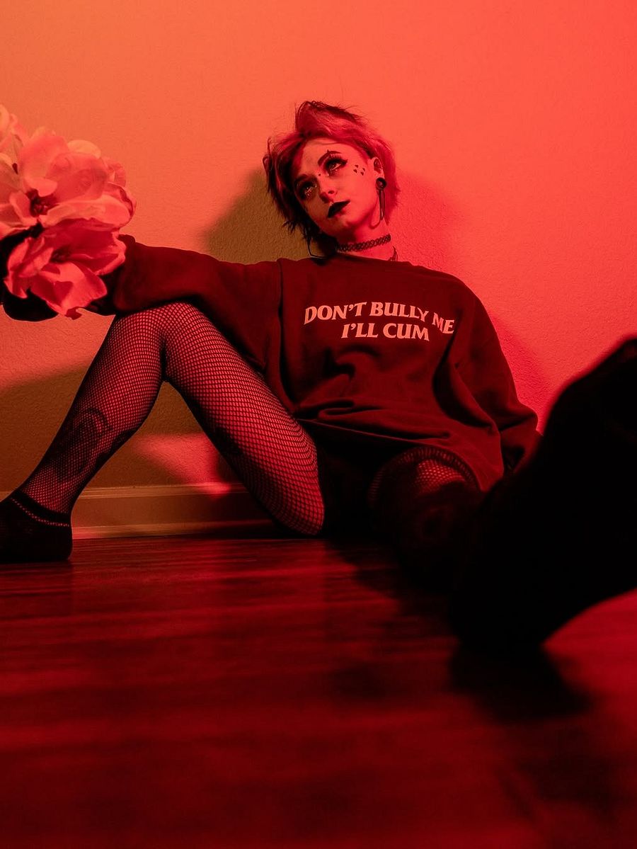 Don't bully me I'll cum - Sweatshirt (White) product image (3)