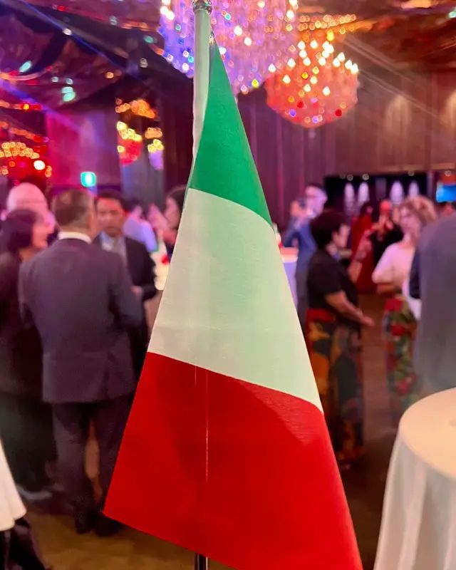 🇮🇹 Per tutti gli Italiani che vivono all’estero da EXPAT o come me, da Digital Nomad, sono ormai più di 7 anni, questa è la Celebrazione più sentita e più importante.  Negli ultimi anni lo è ancora di più perché festeggio da 3 anni questo #ItalianNationalDay a T#aiwan, prima in Medioriente e in altre parti del mondo.  A Taiwan non c’è Ambasciata Italiana, ma c’è una Rappresentanza Economica-Commerciale, che da quest’anno vede un nuovo Rappresentante, Marco Lombardi, che ho conosciuto proprio durante il Ricevimento del 2 Giugno qui a Taipei, insieme a sua moglie, giapponese. Ha una bella energia e passione per l’Asia.  E insieme a lui c’è un Nuovo Capo dell’ICE a Taiwan, il mio vecchio amico Luigi Raffone, che sono contento abbia fatto carriera, prima addetto all’ICE sempre qui a Taiwan, ed è stata anche istituita una Camera di Commercio Italiana a Taipei, evento davvero storico per l’Italia, data la delicata situazione che si vive qui. A capo di questa hanno messo un esperto diplomatico taiwanese, che conosco da anni e che è sempre stata la mia Fonte per capire il punto di vista di questa terra sul mondo, Andrea Lee. In bocca al Lupo! Sono molto felice anche di aver scoperto che ci sono tanti ragazzi che vengono a studiare e laurearsi qui a Taiwan, e che poi proseguono lavorando qui, una terra piena di opportunità, dove hanno sede le più famose imprese tecnologiche al mondo. Lombardi nel suo discorso al ricevimento del 2 giugno ha ricordato che: Taiwan accoglie ogni anno 60 mila turisti italiani, e sono state lanciate nuove tratte aere dirette da e verso l’Italia;  Taiwan è una delle destinazioni turistiche più sicure (meno dell1% di criminalità), più economiche (spendi meno di 1000 euro al mese, tra vitto-alloggio-trasporti) e interessanti-semplici: puoi volare col drone quasi ovunque e tutto in inglese, che è ampiamente parlato qui e tutto o quasi digitale.  L’Italia è molto amata qui e tutti i taiwanesi ho scoperto si assentono un po’ italiani. Viva L’Italia.  🇬🇧For all Italians living abroad, whether as #Expat or like me, as a #DigitalNomad — it's been over 7 years now — this is the most meaningful and important celebration. In recent years, it's become even more because for the past 3 years I’ve been celebrating this #ItalianNationalDay here in #Taiwan, before in Middleest and other parts of the World. There’s no Italian Embassy in Taiwan, but there is an Trade Representative Office. And from this year, we have a new Italian Representative: Marco Lombardi, whom I had the pleasure of meeting during the June 2nd Reception in Taipei, along with his Japanese wife. He has a great energy and a real passion for Asia. Joining him is the new Head of ICE (Italian Trade Agency) in Taiwan, my old friend Luigi Raffone. I'm happy to see his career progress: he used to work as an ICE officer here in Taiwan.  Another historic development is the founding of an Italian Chamber of Commerce in Taipei, a major step for Italy considering the delicate context of this region. It is headed by an experienced taiwanese diplomat I’ve known for years and who’s always been my go-to source for understanding Taiwan’s view of the world, Andrea Lai. Best of luck! I’m also really glad to see that many young Italians are now coming to Taiwan to study and graduate, and then continue their careers here, in a land full of opportunities, home to some of the world’s leading tech companies. During his speech at the June 2nd Reception, Lombardi highlighted that: Taiwan welcomes 60,000 Italian tourists each year, and new direct flights to and from Italy have recently been launched. Taiwan is one of the safest tourist destinations (less than 1% crime rate), one of the most affordable (you can live on under €1,000 a month — food, housing, and transport included), and one of the most interesting and easy to explore. Italy is much loved here and I’ve found that all Taiwanese feel a little Italian inside.