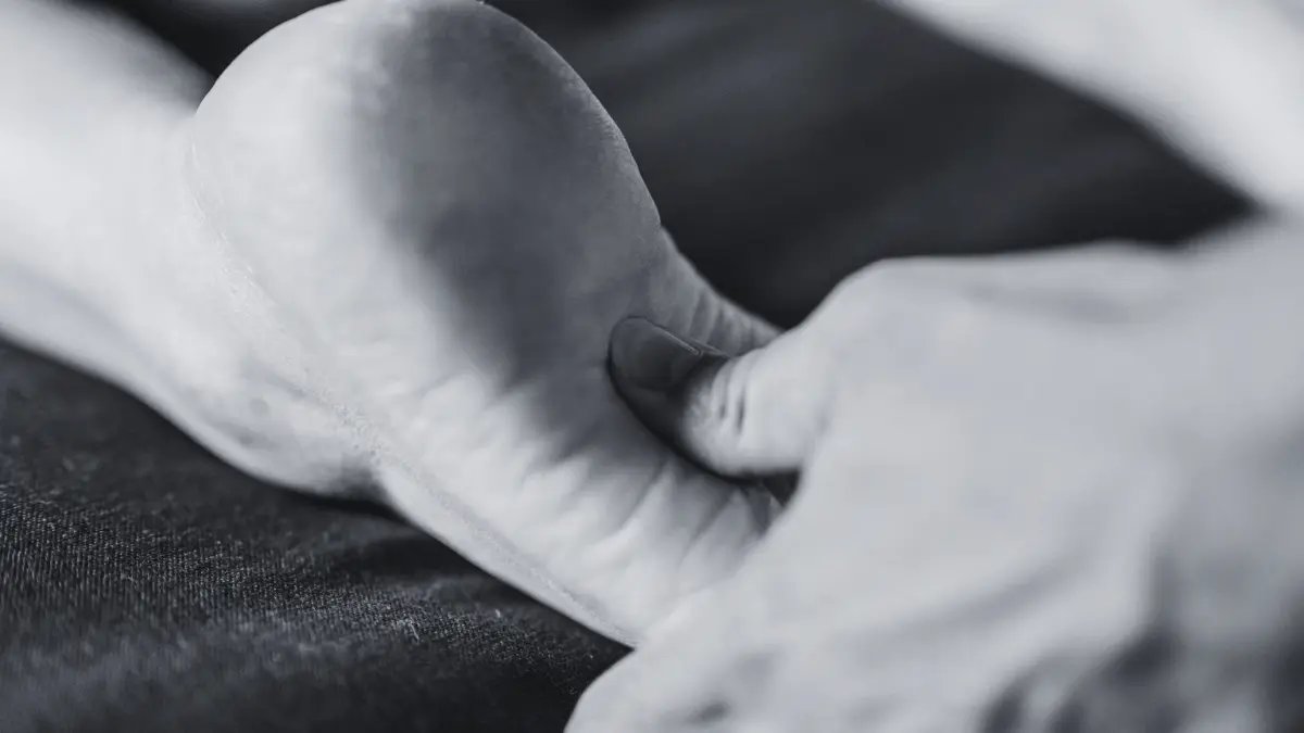 sharp morning heel pain, a common cause of heel pain and plantar fasciitis