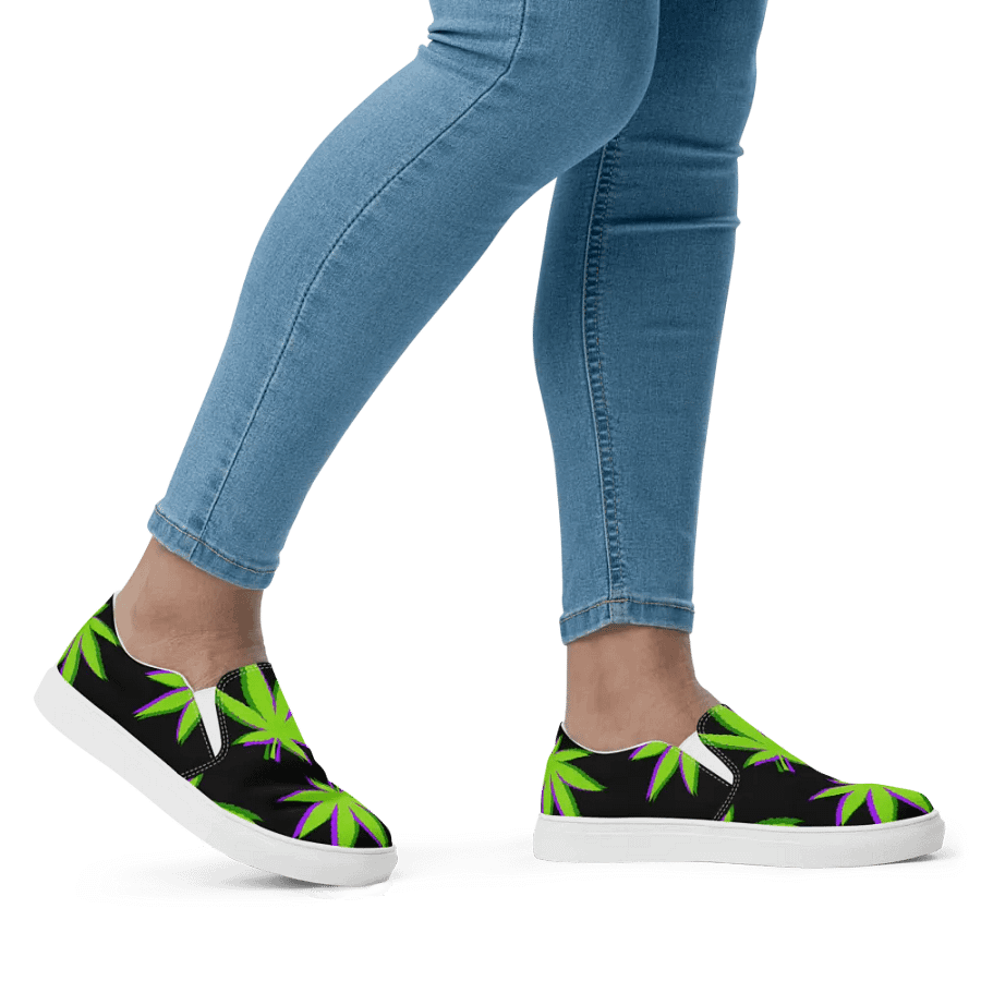 Weed Leafy Women's Slip-On Shoes product image (7)
