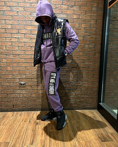 “Cool, calm, and collective, stay down , grindin' hard is the method”. 🧸 #itsalladream #shopnow