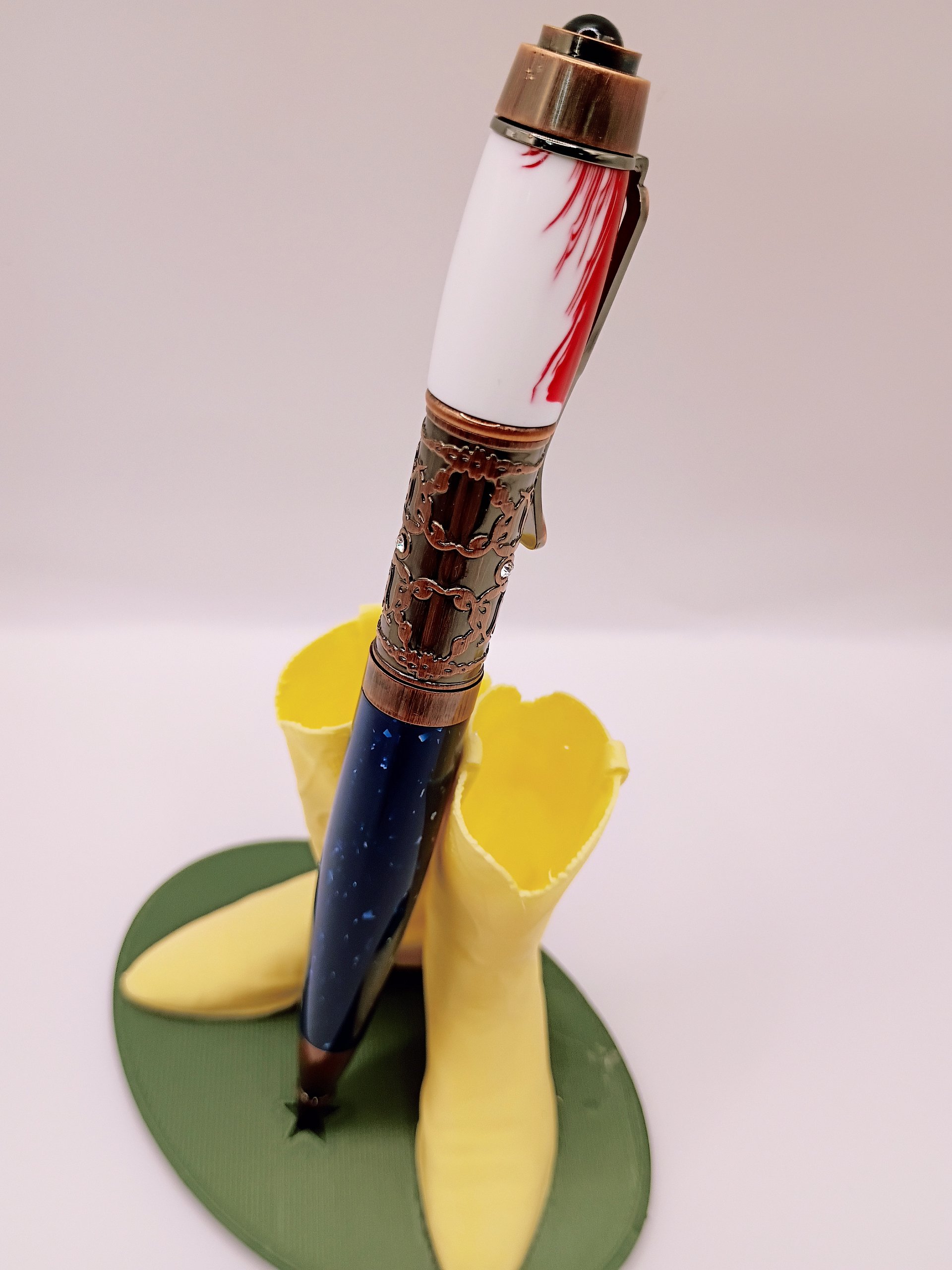 Lone Star Filibella – Texas-Flag Filibella Pen with Boot Stand product image (5)