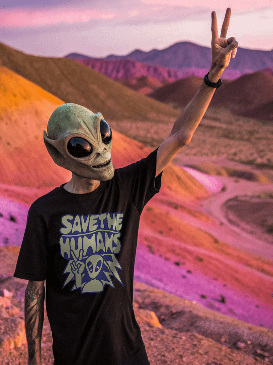 Peaceful Alien Save the Humans T-Shirt product image (1)