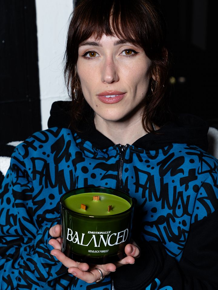 Emotionally Candle product image (2)