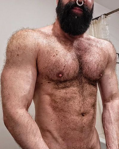 Who's into fur? 🦍💪🐶
#muscledawg #muscle #dawg #gay #gaymuscle #lgbtq #hairy #hairychest #hairymuscle #bodybuilder #bodybuilding
