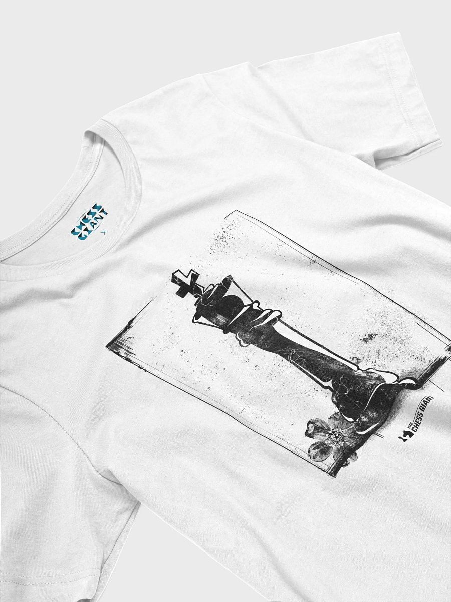 Grunge Chess: The King unisex t-shirt product image (3)