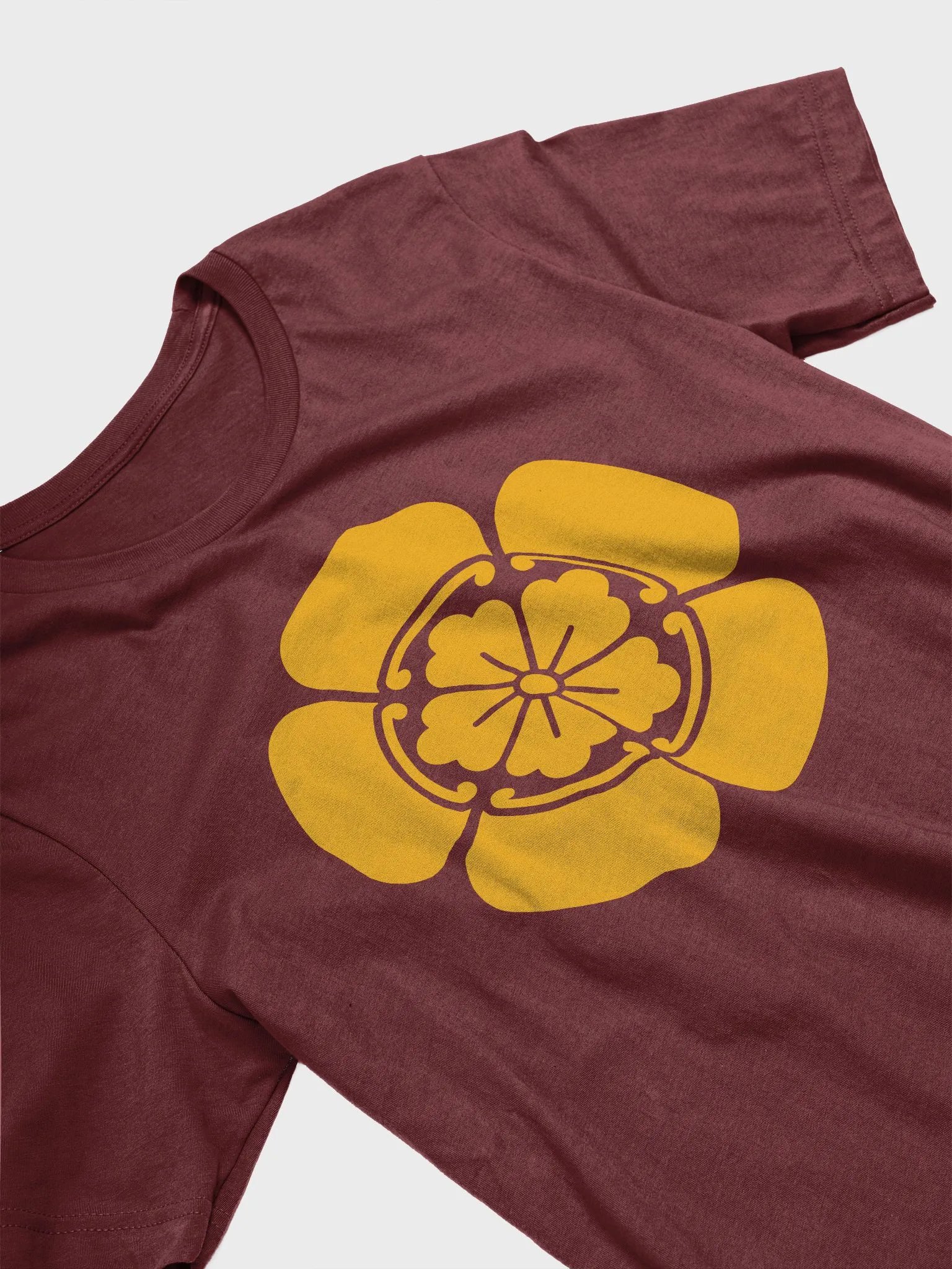 🏷️ Oda Clan Crest T-Shirt – Symbol of Power and Unification in the Sengoku Era product image (1)