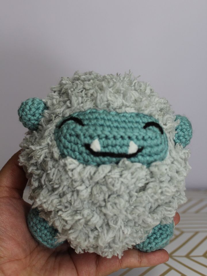 Round Fuzzy Yeti product image (1)