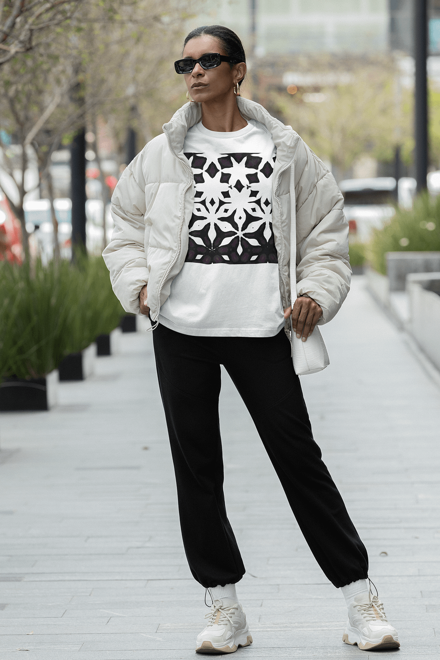 Abstract Black and White Shapes Pattern Women's White T Shirt product image (5)