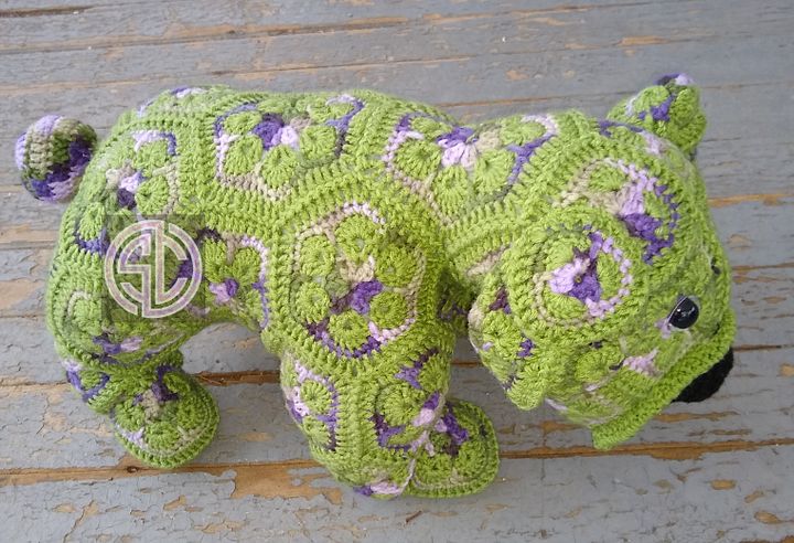 African Flower Bulldog Amigurumi 🐑 product image (2)