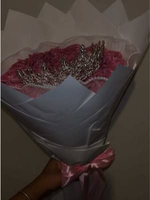 The prettiest bouquet in my opinion #pretty #roses #pink 