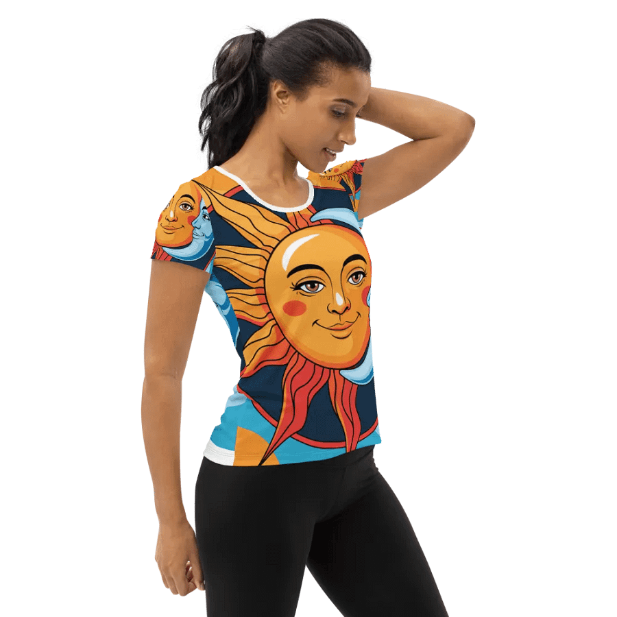Graphic T-shirt product image (4)