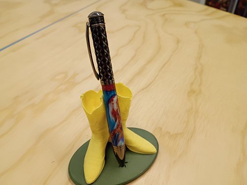 My latest creation using #penblankclub blank from Resin Werks Studio.  The colors were picked live on his steam: Turquoise, i...