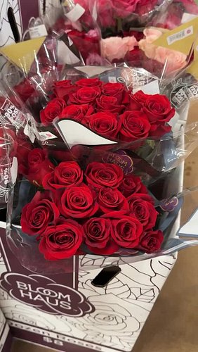 Delighted to partner with @krogerdfw to bring you this fabulous PSA: rose bouquets are only $8 at Kroger stores in Texas and ...