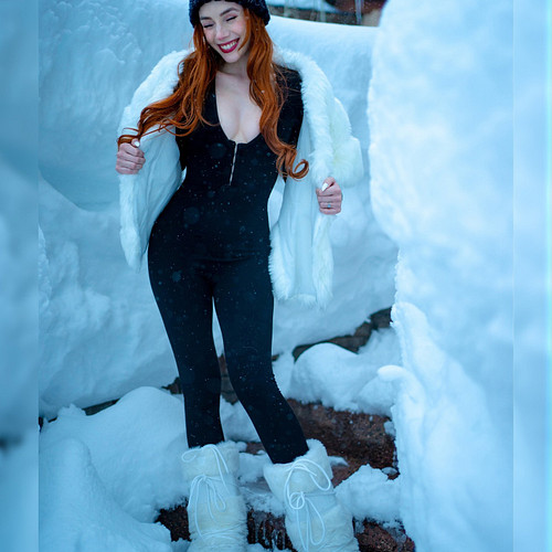 It might look like I enjoy the snow, but I'm actually happiest when the weather is warm. At least cold weather outfits are cu...