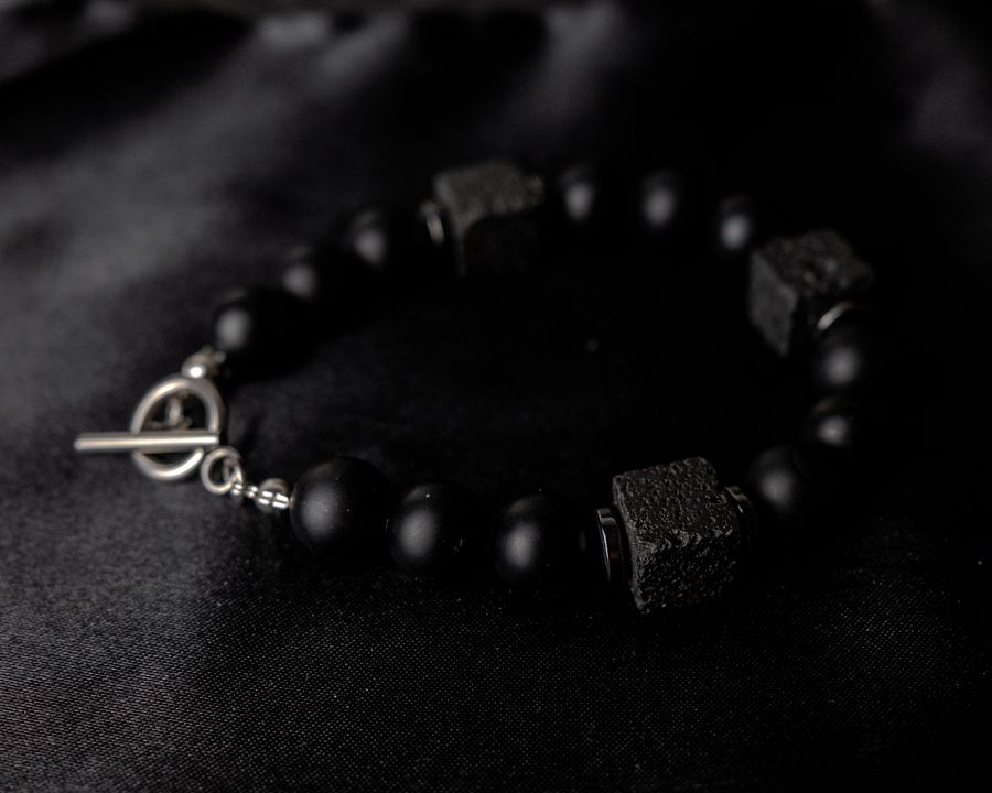 Onyx & Lava Stone Beaded Bracelet | Toggle Clasp product image (3)