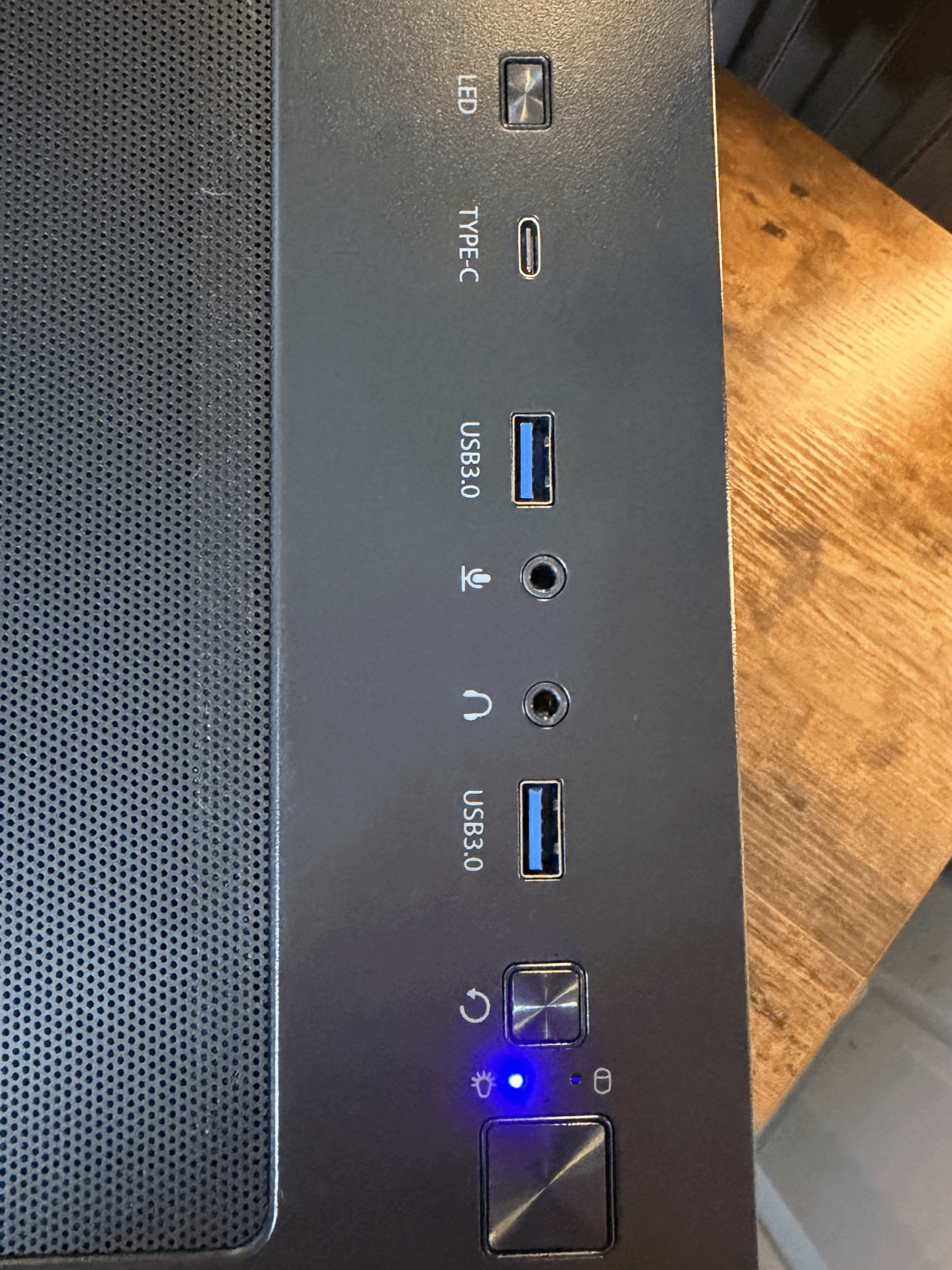 Pc Gaming Nebula Core - Ryzen 7 5700 + 9060 XT 16GB + 32GB DDR4 3200MHz + Asrock B550 product image (3)