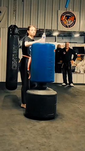 Flashback to when I did the kick bottle challenge as a Red Belt! 

#taekwondokick #kickbottlechallenge #kicking #kick #tkd #r...