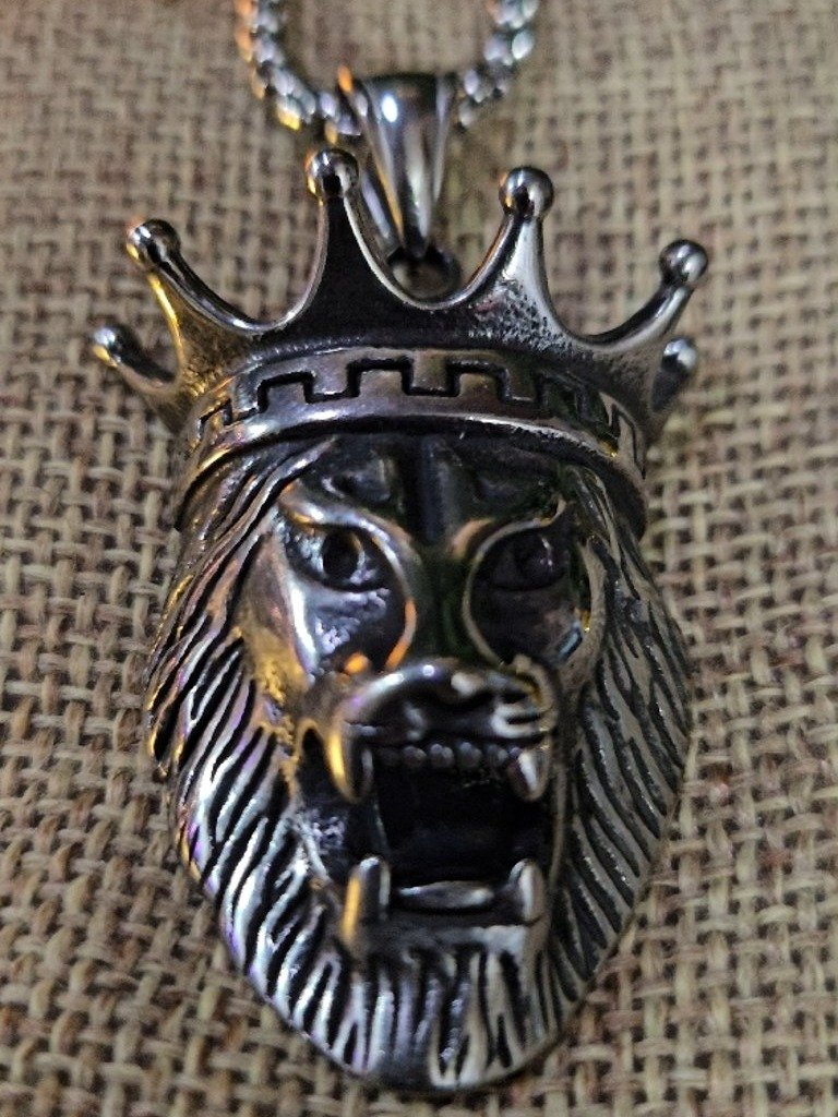 The Armored Kingdom Royal Lion Rage Necklace product image (1)