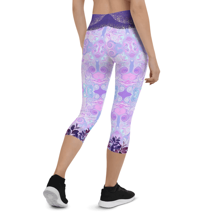 Symmetrical Splendor Capri Leggings product image (2)