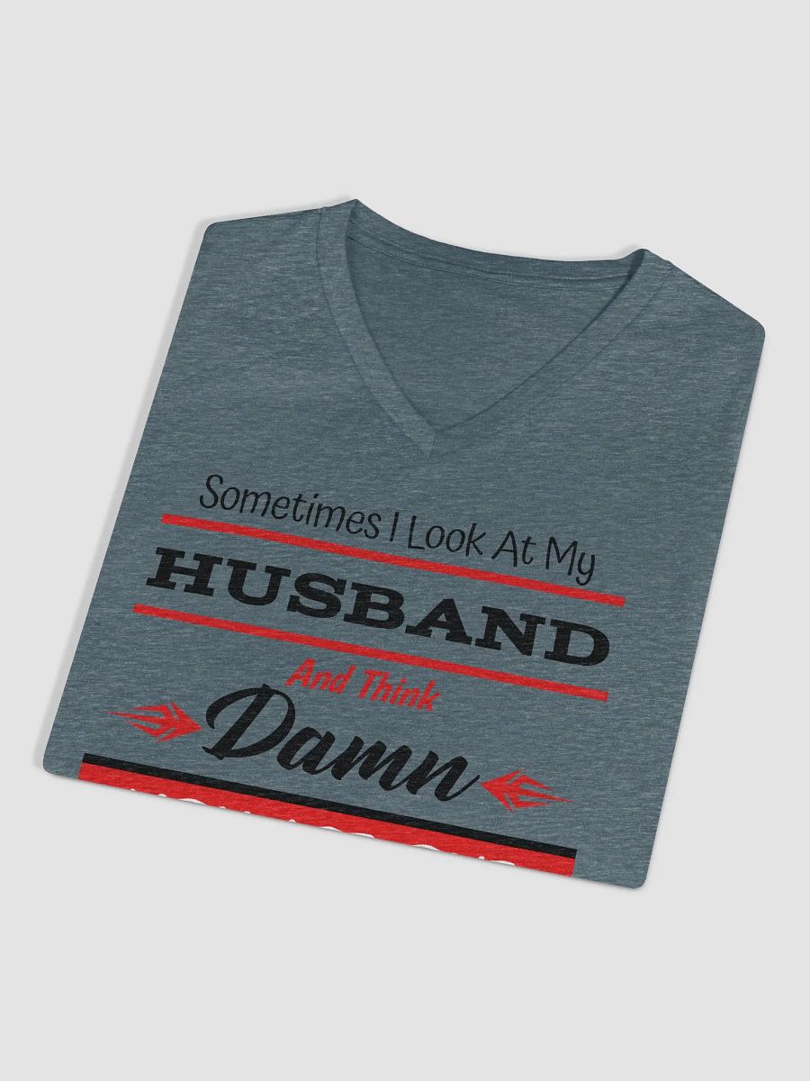 Damn, You are one Lucky Man and A Happy Wife is a Happy Life! V-Neck Tee product image (2)