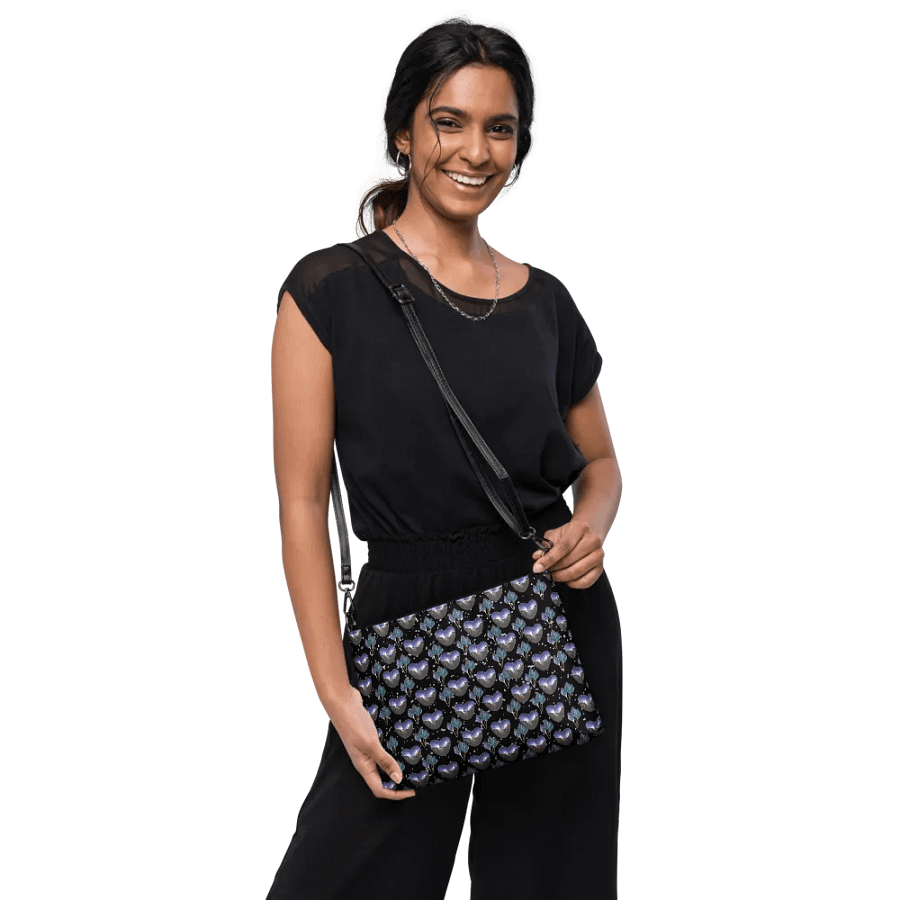 Glossy Hearts Crossbody Bag for the elegant Genz ladies product image (10)