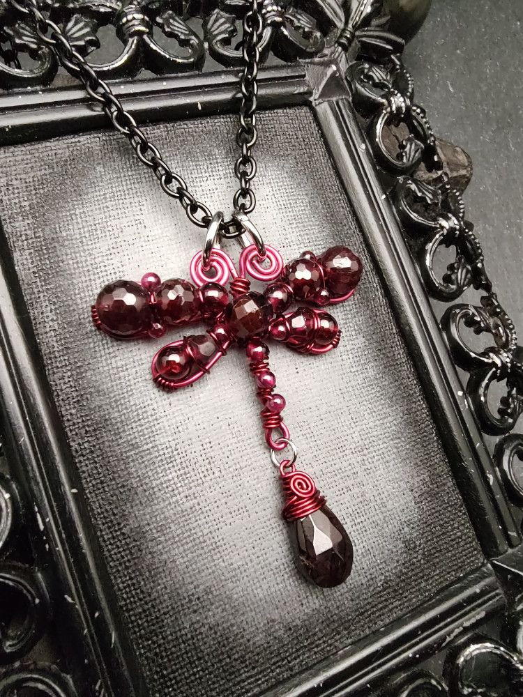 Dragonfly - Blood Garnet Medium product image (3)