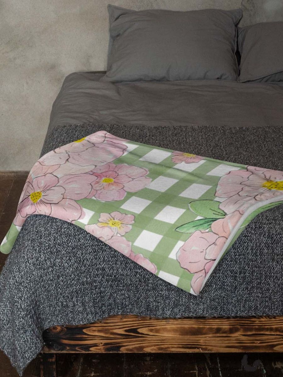 Pink Flowers on Green Gingham Fleece Throw Blanket product image (5)