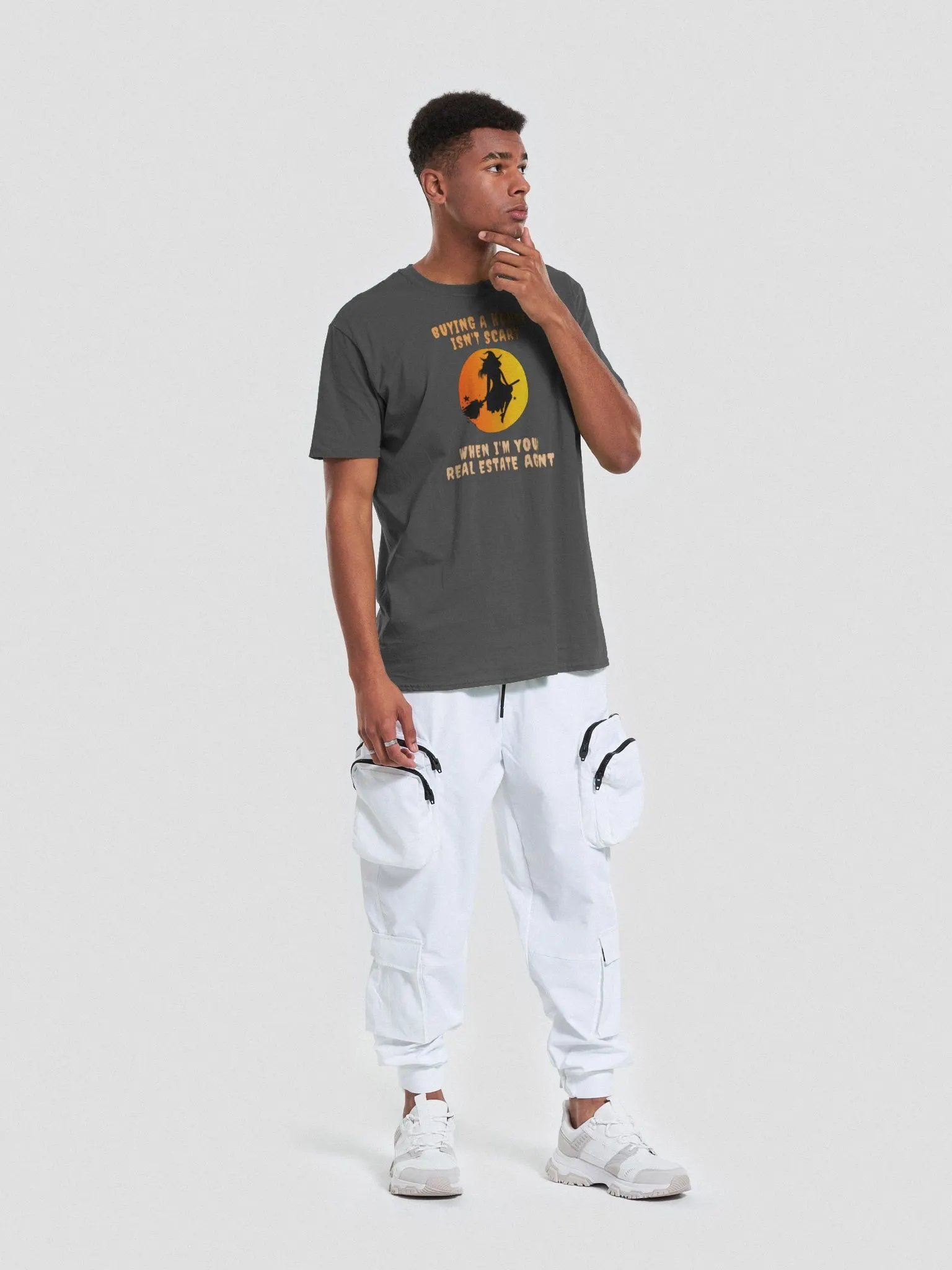 T-Shirt- Buying a house isn't scary when I'm your real estate agent product image (5)