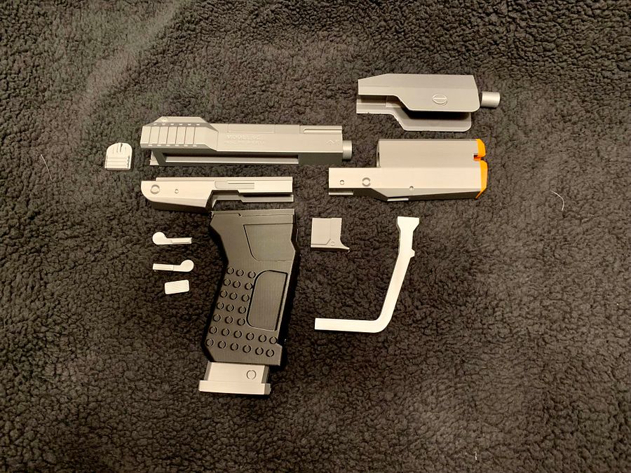 Halo - M6C Magnum Pistol Kit product image (2)
