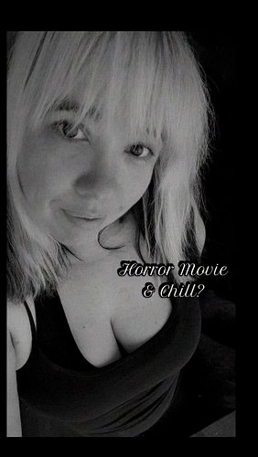 What's your favourite Scary Movie? 👀 #horrorgirl #scarymovies #horrormovies #selﬁetime #horrorcontent #horrorlover