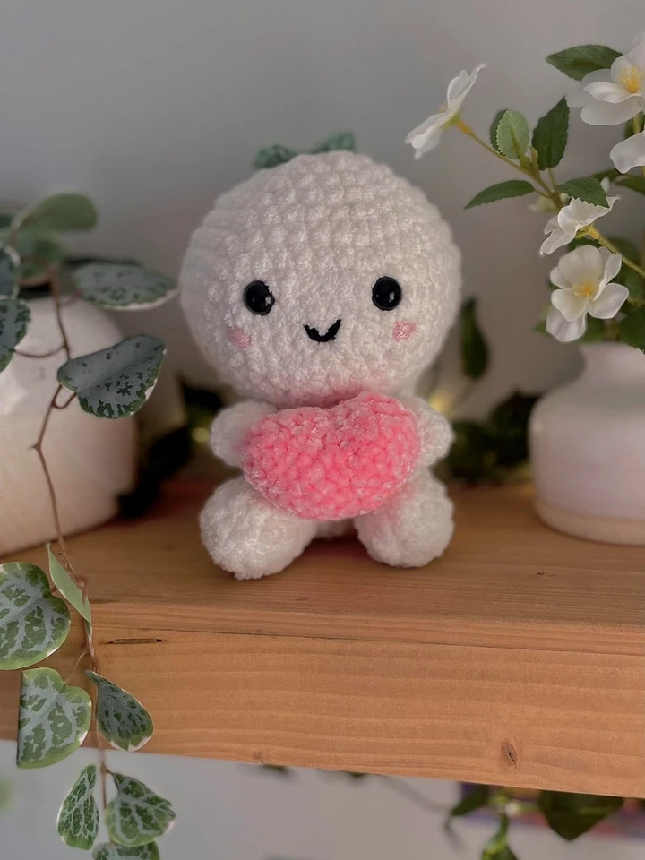 bean heart plushie product image (1)