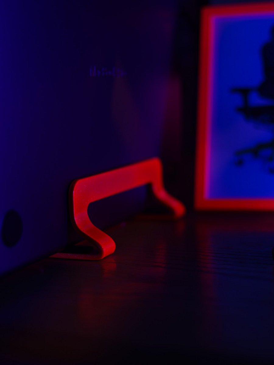 Dazzling Pink Laptop Holder product image (4)