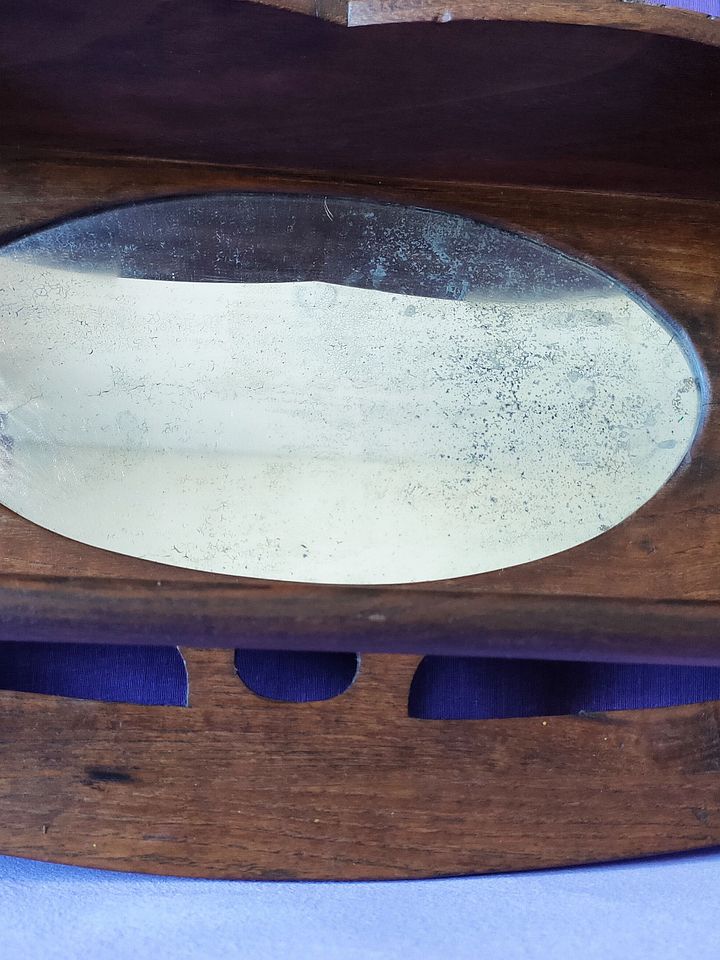 Cabide Vintage dos Anos 20 - Peça Única em Madeira para parede com Prateleira product image (1)