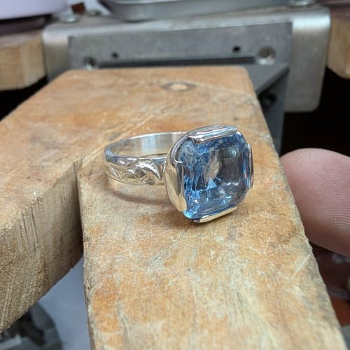 Squares in circle series, aquamarine in a dome! #goldsmith #jewelry #gemstone #silversmith