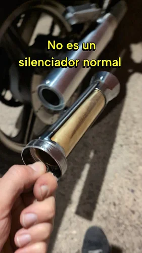 Silenciador de la vieja escuela japonesa. ¿Lo conocías?

#bosozoku #motos #silenciador #yoshimura #jdm #motero #caferacer